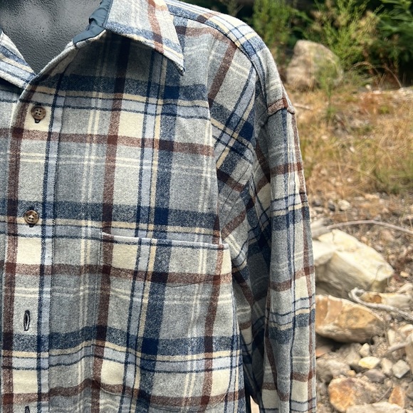 Pendleton 100% Virgin Wool oversized button up plaid men’s shirt size L unisex - Picture 1 of 15